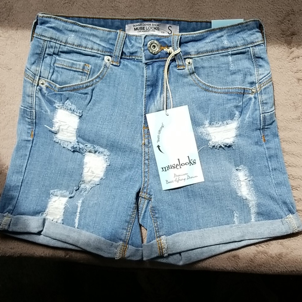 Butt-lifting denim shorts